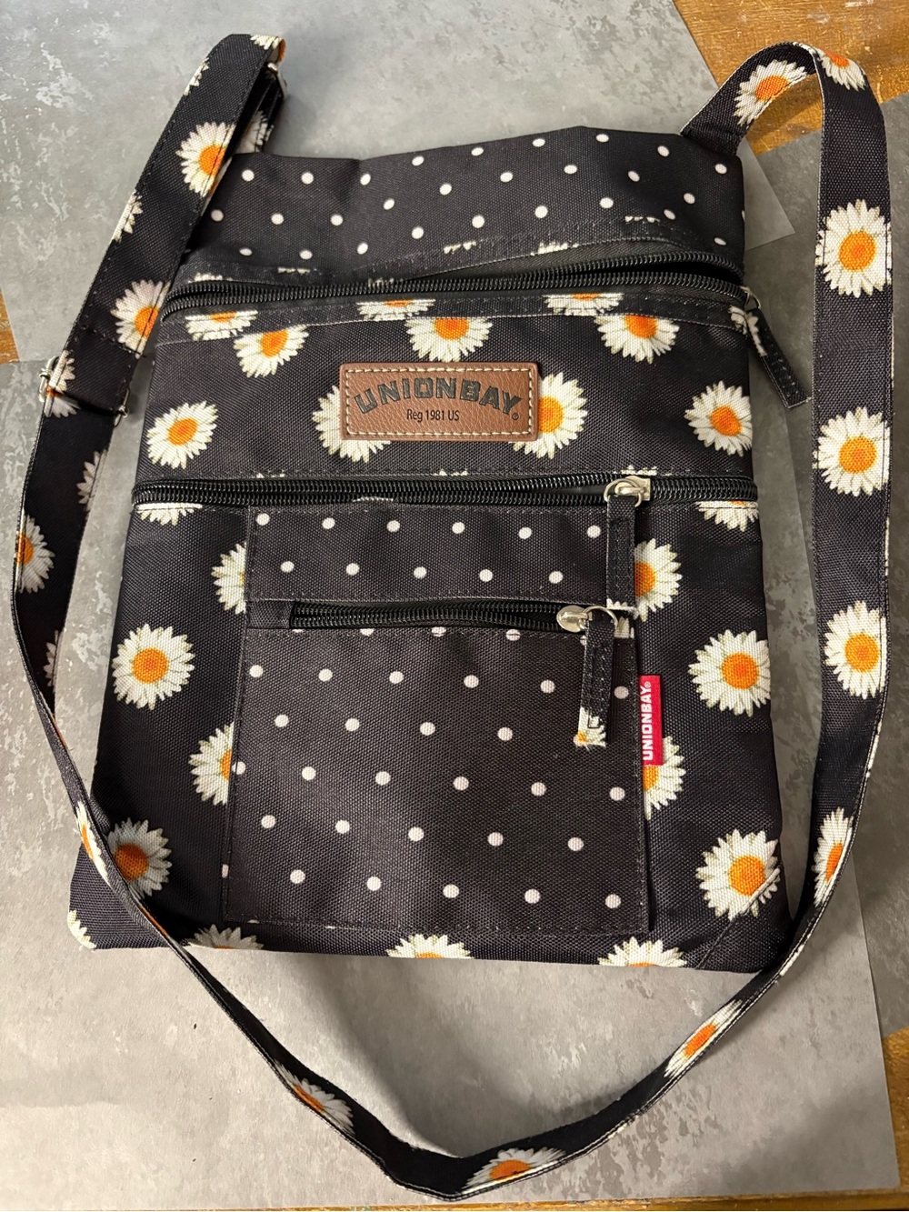 UNIONBAY Black Daisy Print Crossbody Bag